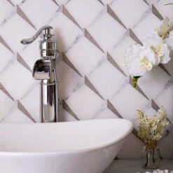 Arrowhead Marble Mosaic Tile