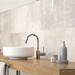 Decor Mistery White B