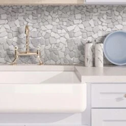 River Pebbles Carrara & Thassos Marble Tile